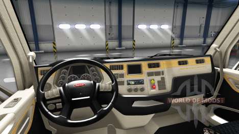 Redesenhado o interior em um Peterbilt 579 para American Truck Simulator